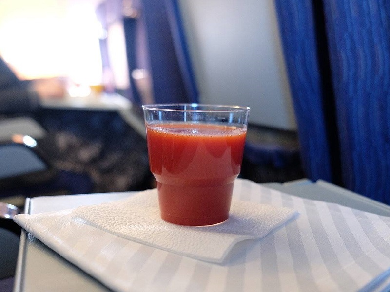 Томатный сок меняет свой вкус в самолёте